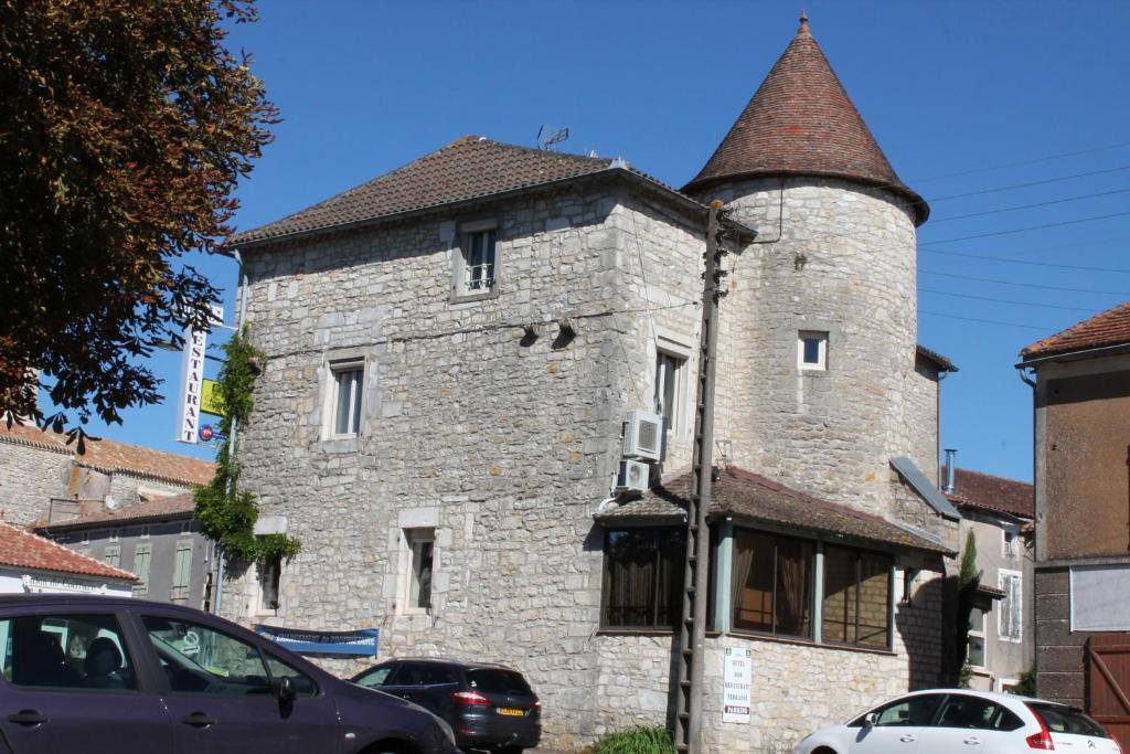 Logis Hotels- Auberge De La Tour - Hotel Et Restaurant Sauzet  Exterior photo